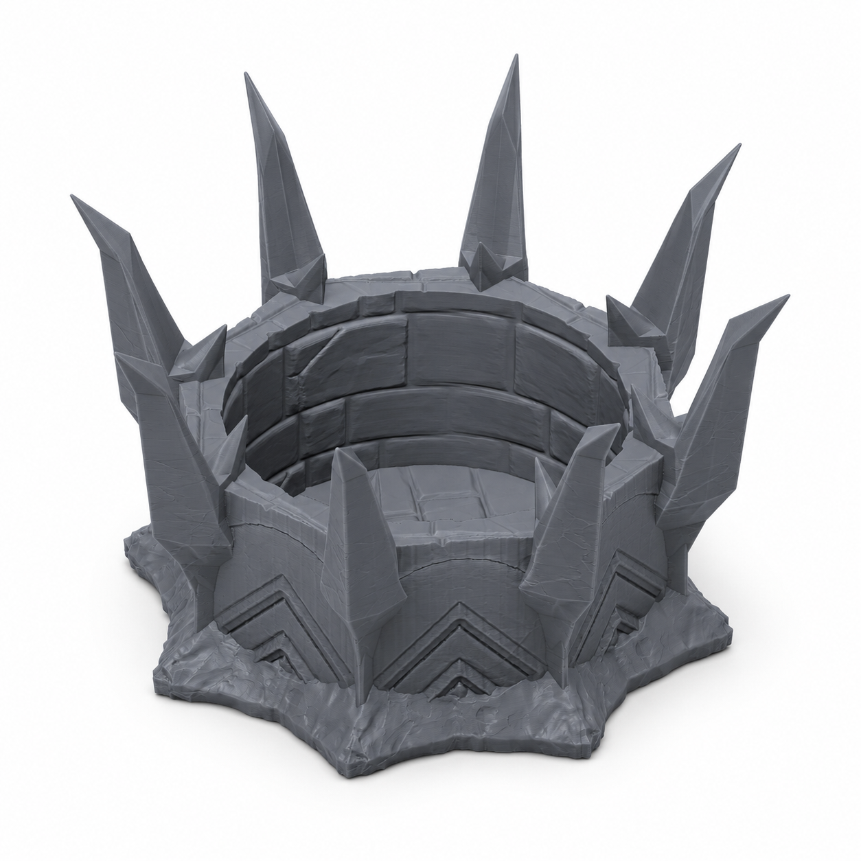 3D-printet Dødsherrens terningkopp med mørkt fantasyuttrykk, steinform, spisse krystaller og grå PLA-finish til D&D og tabletop-rollespill.