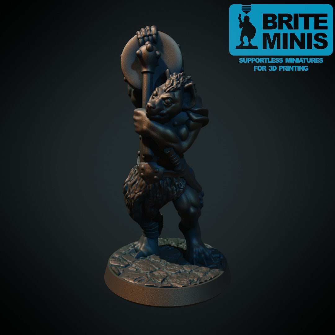 3D-printet gnoll-trommeslager i grå PLA til D&D og Pathfinder.