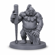 3D-printet oni med massiv kølle, kraftig kropp og truende positur i grå PLA til D&D og Pathfinder.