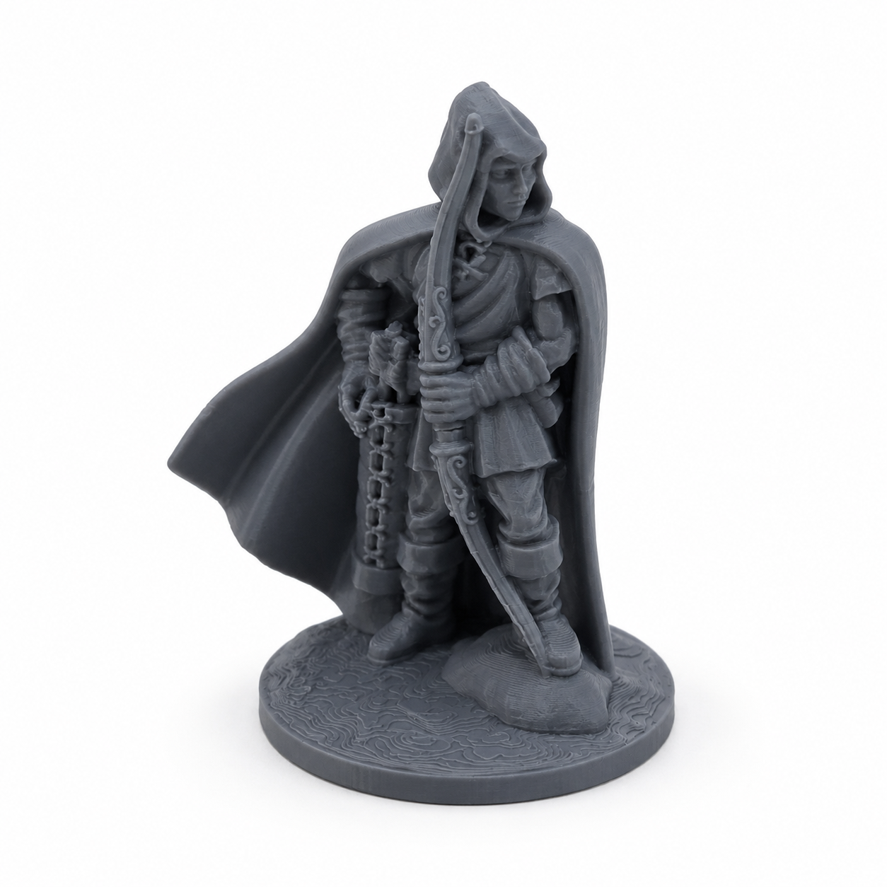 3D-printet Shadowcloak Ranger rangerminiatyr i grå PLA til D&D og tabletop-rollespill.