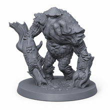 3D-printet massiv soppkjempe med trelignende armer og naturdetaljer i grå PLA til D&D og Pathfinder.