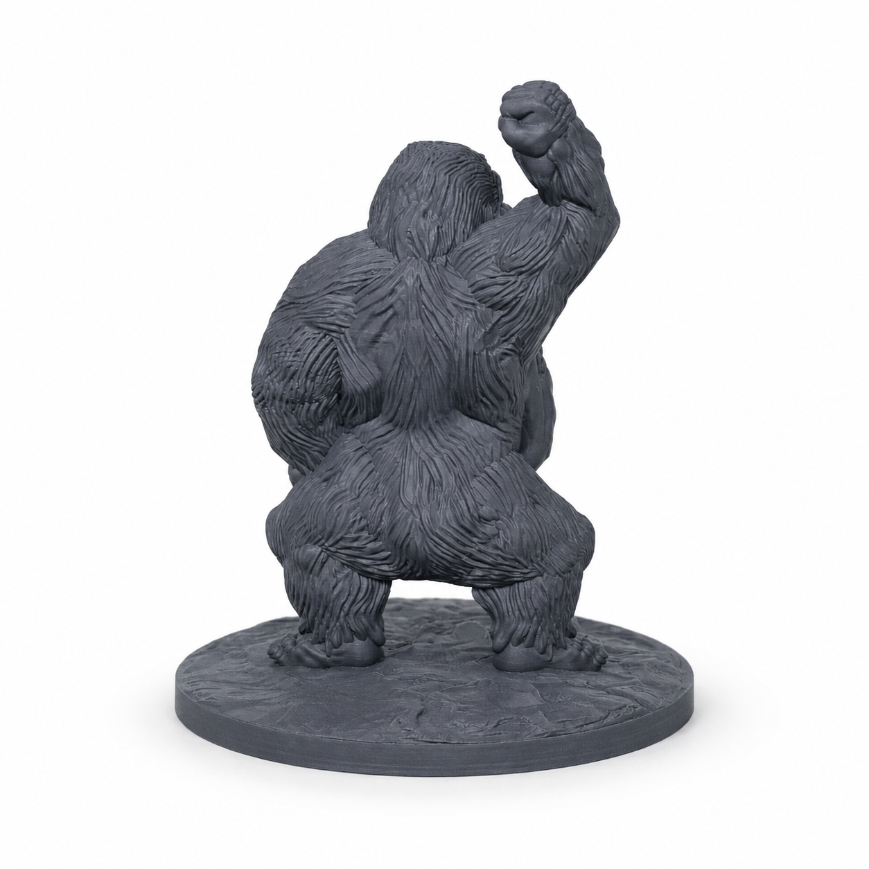 3D-printet Undead Gorilla I med massiv kropp, udødt preg og truende positur i grå PLA til D&D og tabletop-rollespill.