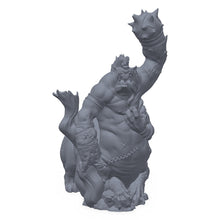 Grå 3D-printet miniatyr av en massiv rottefolk-brute med piggkule på neven, til D&D og Pathfinder.