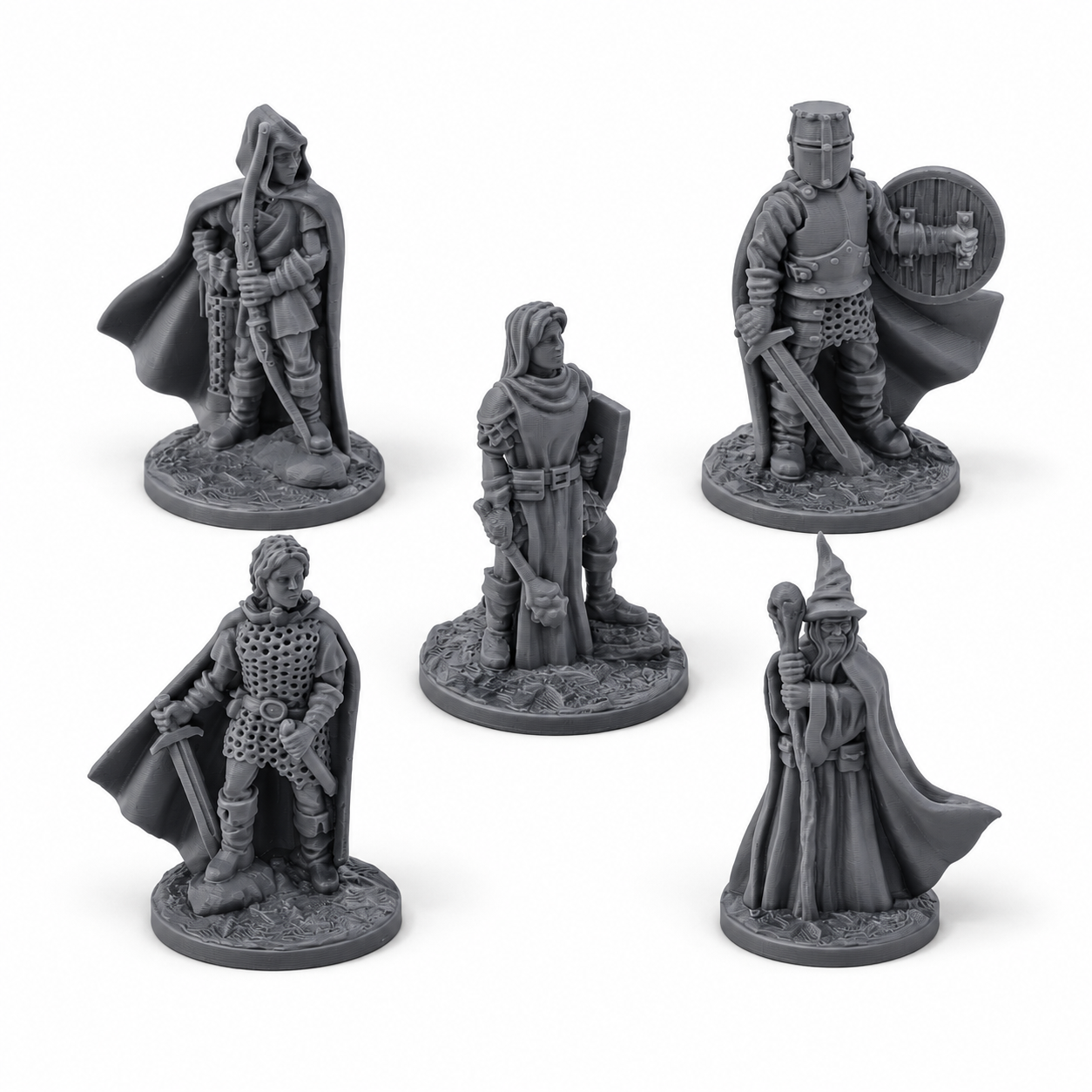 3D-printet sett med fem klassiske eventyrere: kriger, ridder, ranger, vismann og cleric i grå PLA til D&D og Pathfinder.