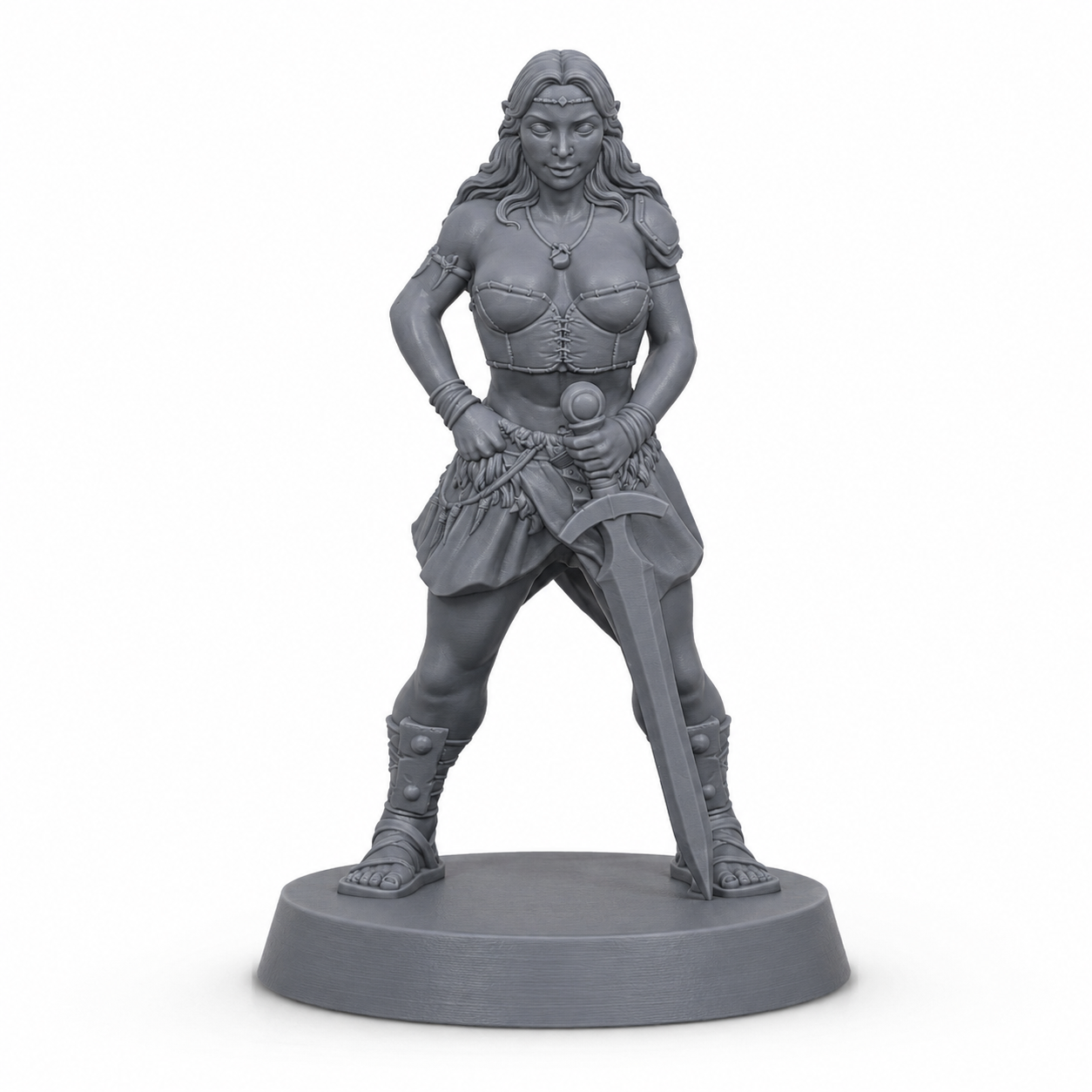 3D-printet Amazon Fighter I miniatyr i grå PLA til D&D og tabletop-rollespill.