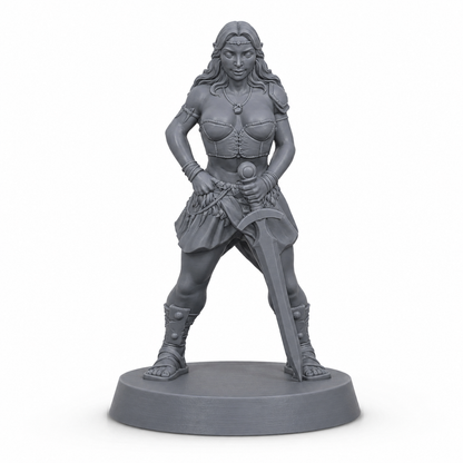 Fire amasoniske krigere med ulik kampstil og utrustning, 3D-printet D&D-miniatyrsett fra Spillsmia.