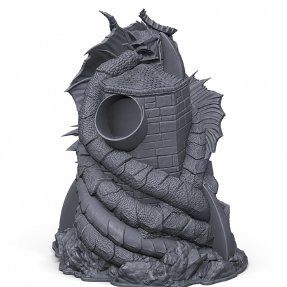 3D-printet terningtårn med steintårn, borgmur og flere dragehoder i grå PLA til D&D, Pathfinder og tabletop-rollespill.