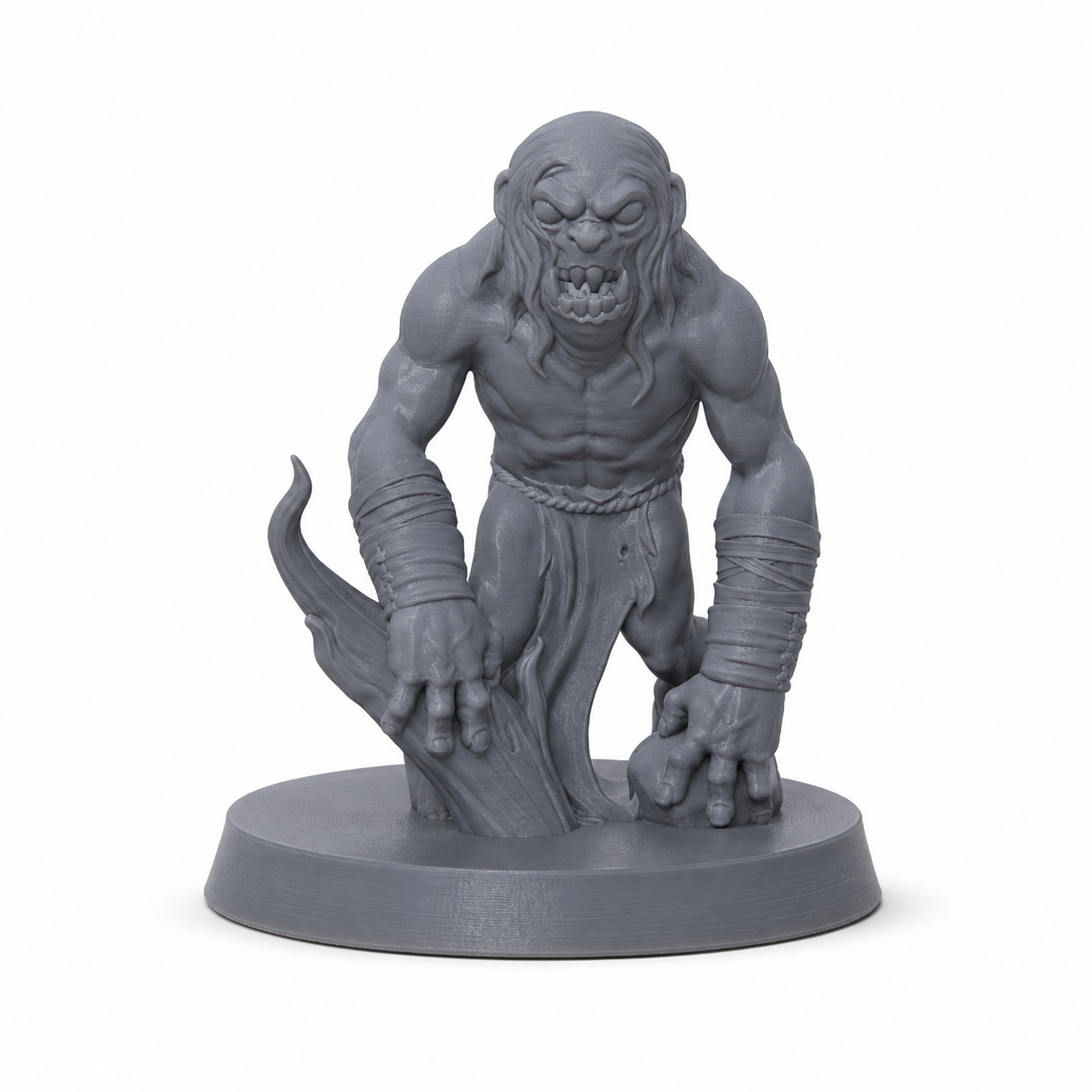 3D-printet Ghoul I med klør og krypende undead-positur i grå PLA til D&D og tabletop-rollespill.