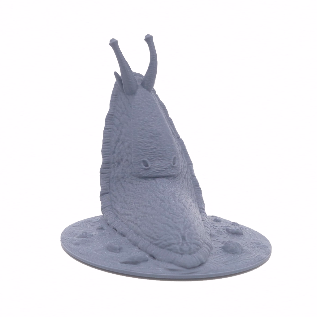 3D-printet Giant Slug monsterminiatyr i grå PLA til D&D og tabletop-rollespill.