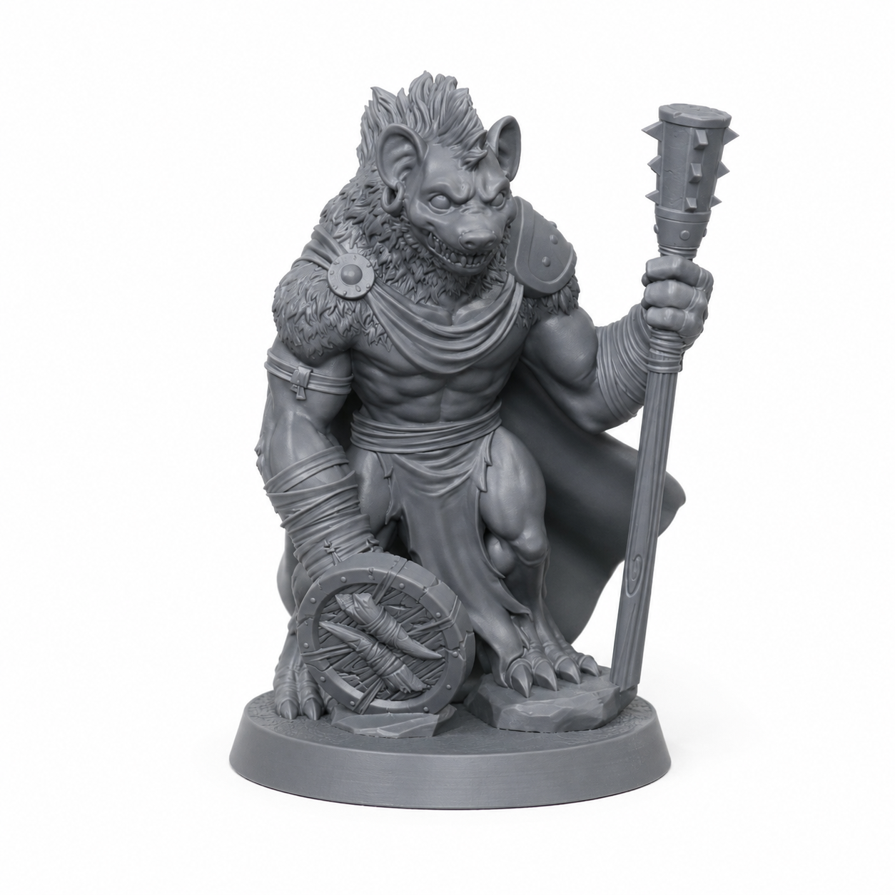 3D-printet Gnollkriger II med piggklubbe, skjold og hyeneaktig monsterpreg i grå PLA til D&D og tabletop-rollespill.