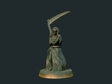 3D-printet dødsengelen, kappekledd vandød skikkelse med ljå i grå PLA til D&D og Pathfinder.