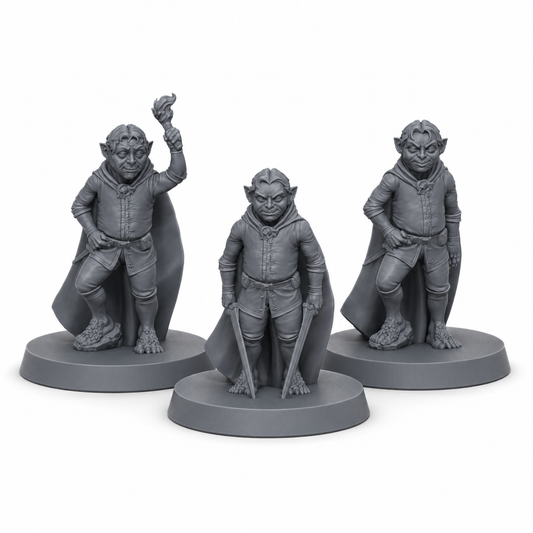 3D-printet Halfling-utforskere miniatyrsett med tre små eventyrere i grå PLA til D&D og tabletop-rollespill.