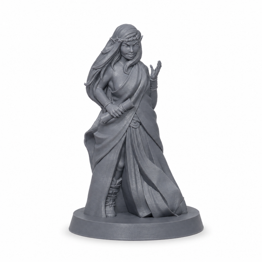 3D-printet Heartwood alv III med kappe og magisk positur i grå PLA til D&D og tabletop-rollespill.