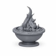 3D-printet lite ildkar med flamme og dekorative detaljer i grå PLA til D&D og Pathfinder.