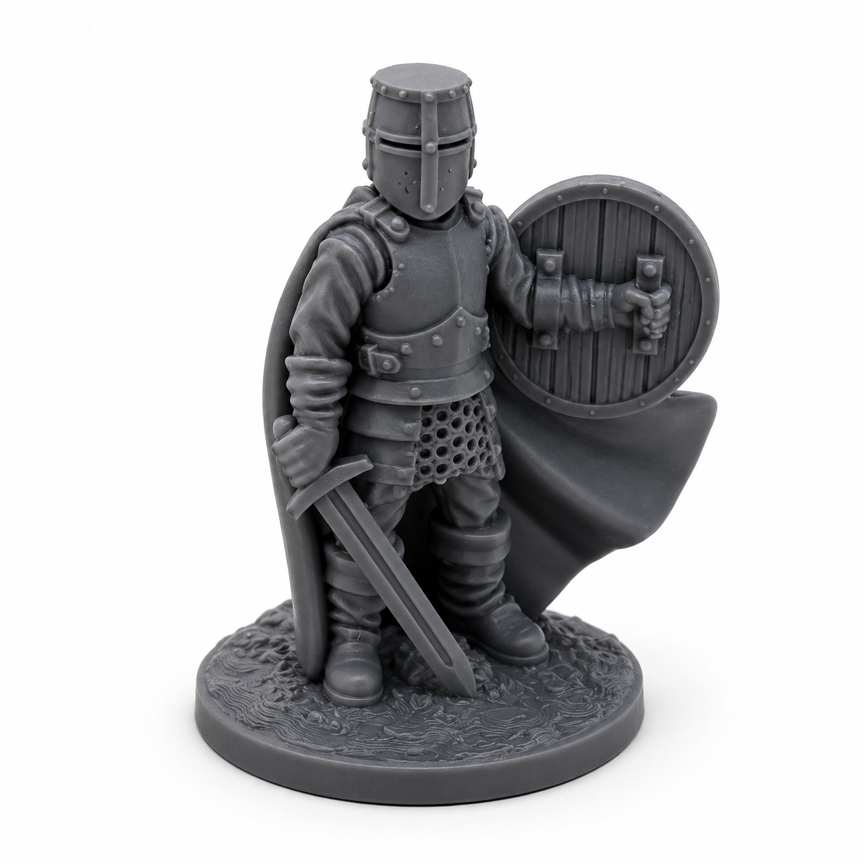 3D-printet Ironhelm Knight ridderminiatyr i grå PLA til D&D og tabletop-rollespill.