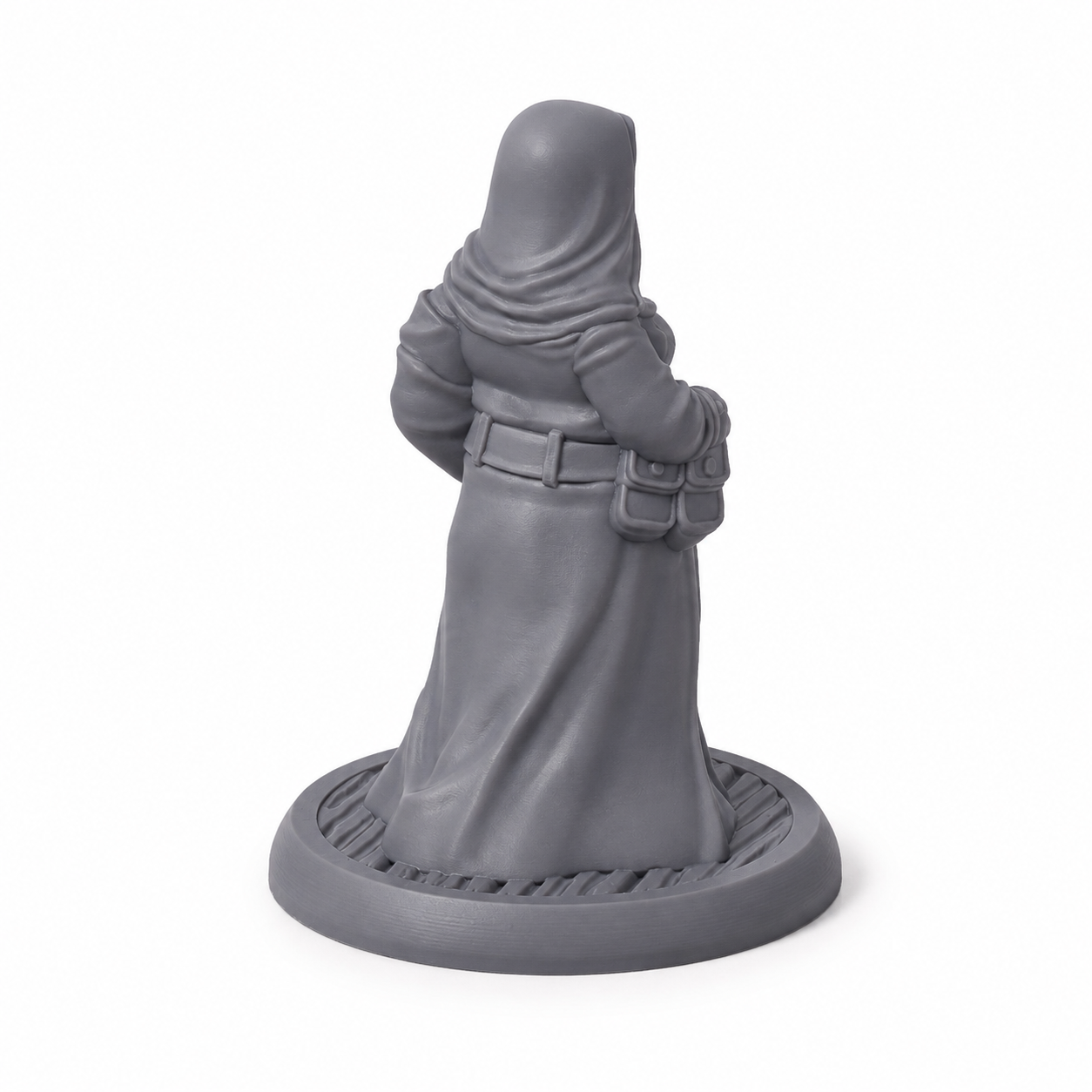 3D-printet klostersøster med kappe, religiøst symbol og bok i grå PLA til D&D og tabletop-rollespill.
