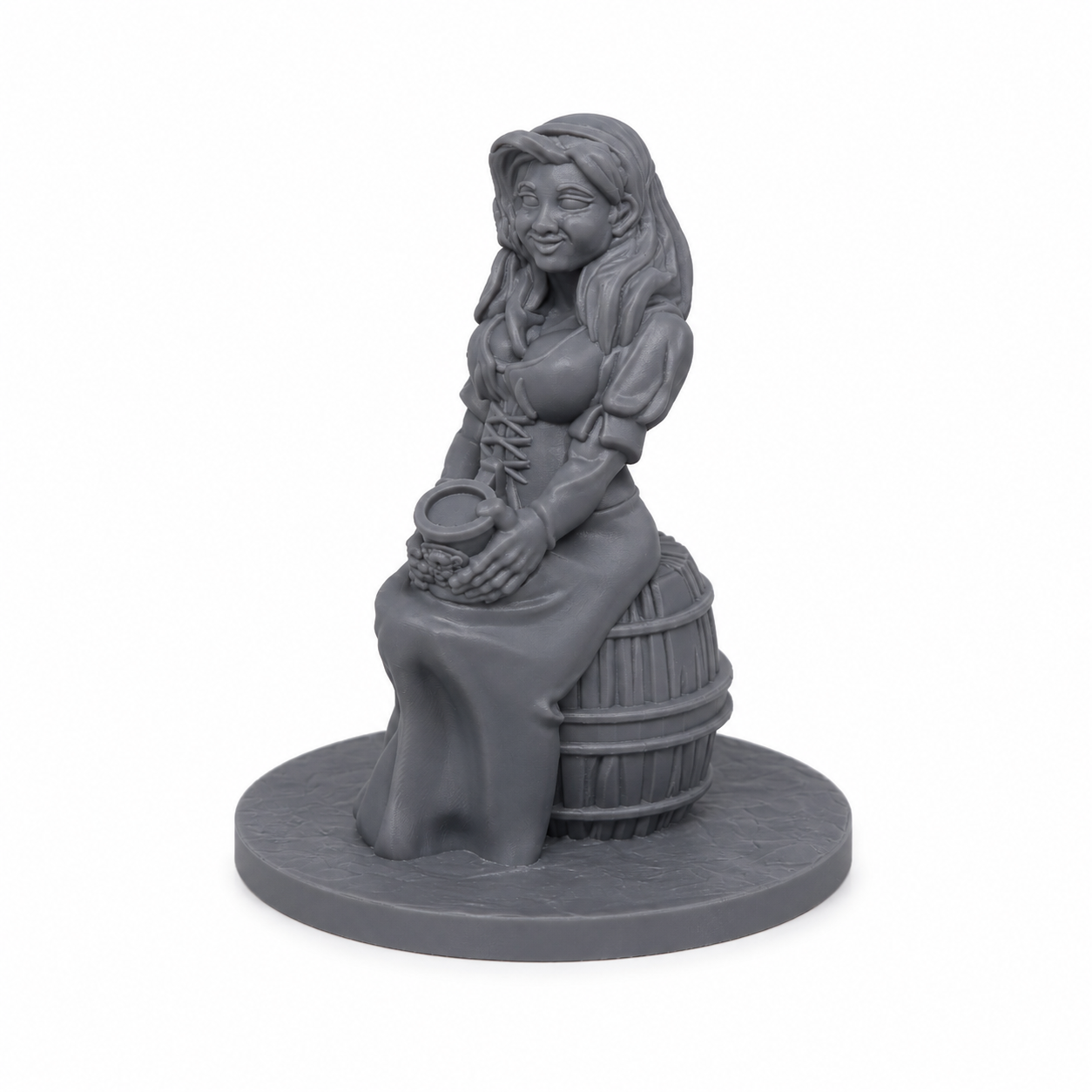 3D-printet krovertinne med krus og tønne i grå PLA til D&D og tabletop-rollespill.
