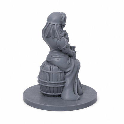 3D-printet krovertinne med krus og tønne i grå PLA til D&D og tabletop-rollespill.