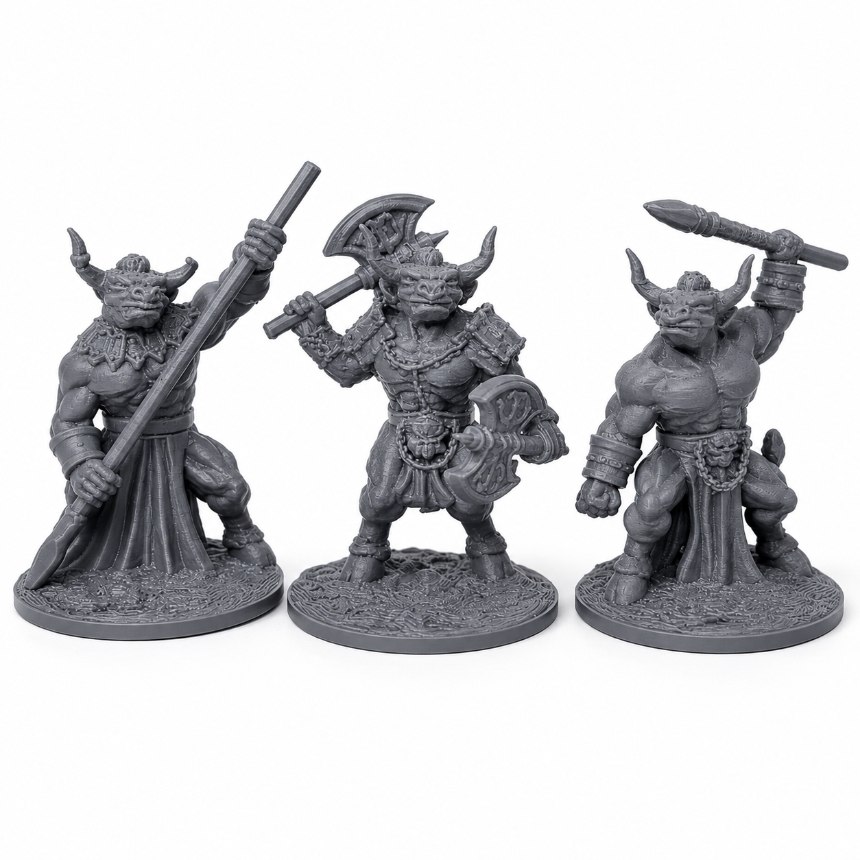 3D-printet Minotaurer miniatyrsett i grå PLA til D&D og tabletop-rollespill.