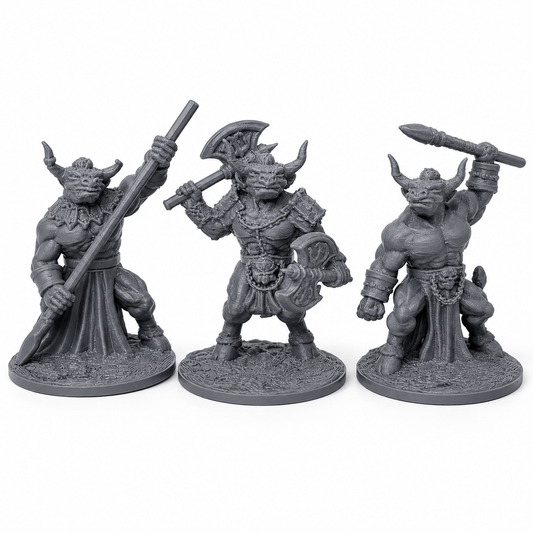 3D-printet Minotaurer miniatyrsett i grå PLA til D&D og tabletop-rollespill.