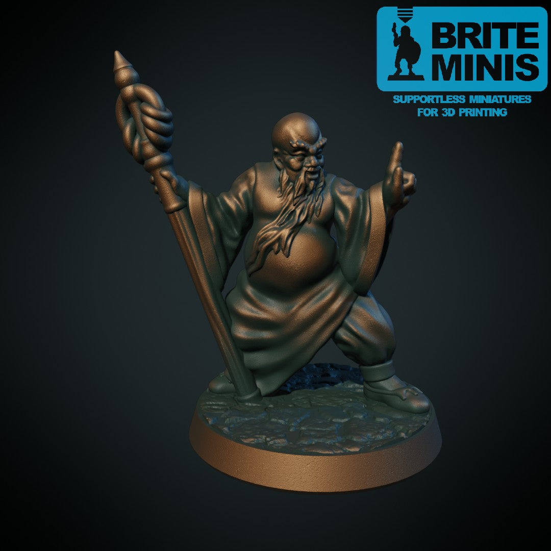 Gammel orientalsk munk, 3D-printet D&D-miniatyr fra Spillsmia.