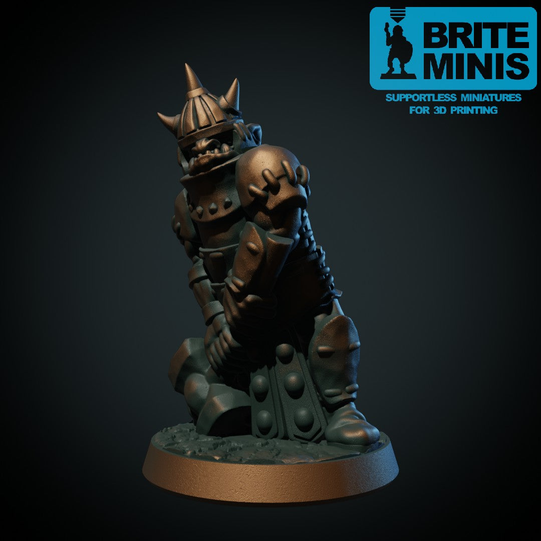 Tungt rustet ork med tohåndsvåpen I, 3D-printet D&D-miniatyr fra Spillsmia.