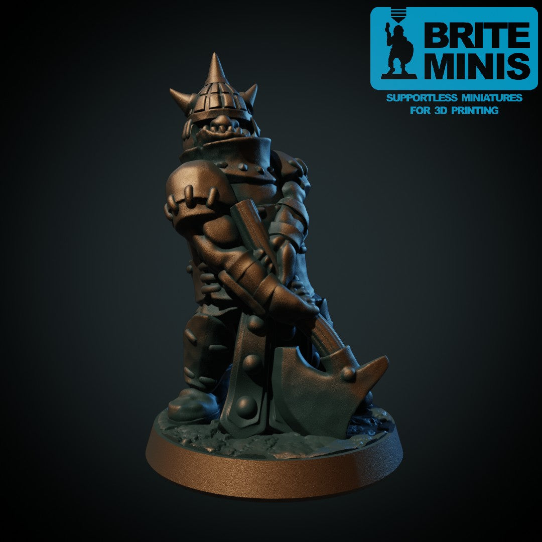 Tungt rustet ork med tohåndsvåpen III, 3D-printet D&D-miniatyr fra Spillsmia.