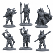 3D-printet sett med seks orkekrigere med økser, spyd og skjold i grå PLA til D&D og Pathfinder.
