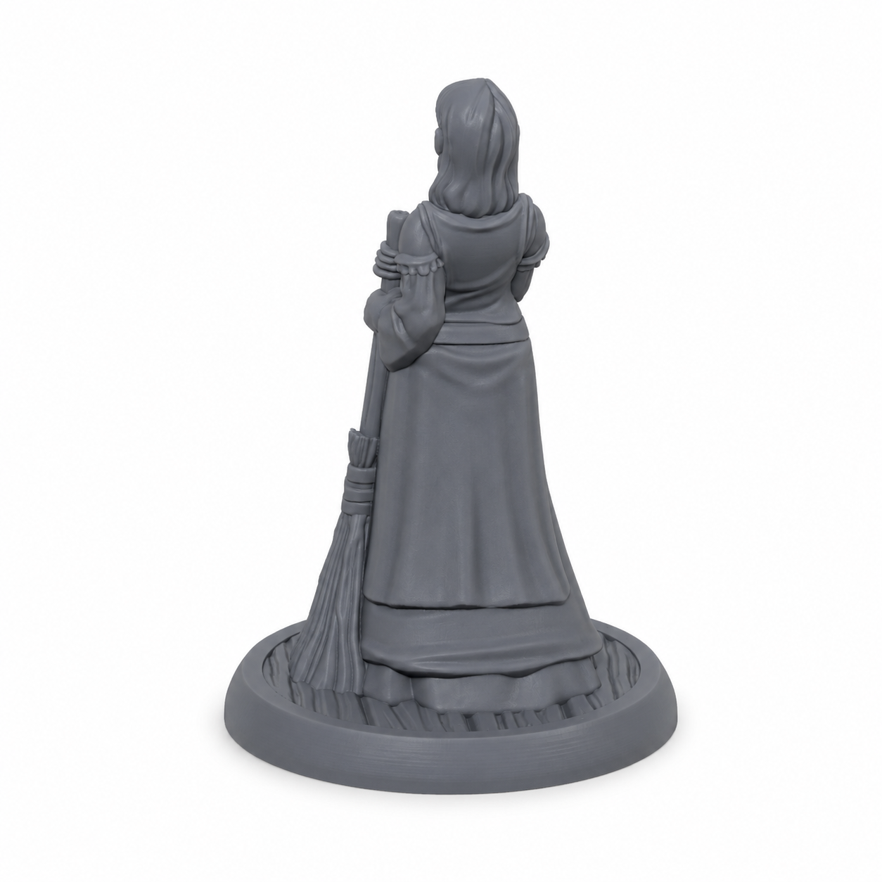 3D-printet tjenestekvinne med kost, lang kjole og rolig positur i grå PLA til D&D og tabletop-rollespill.