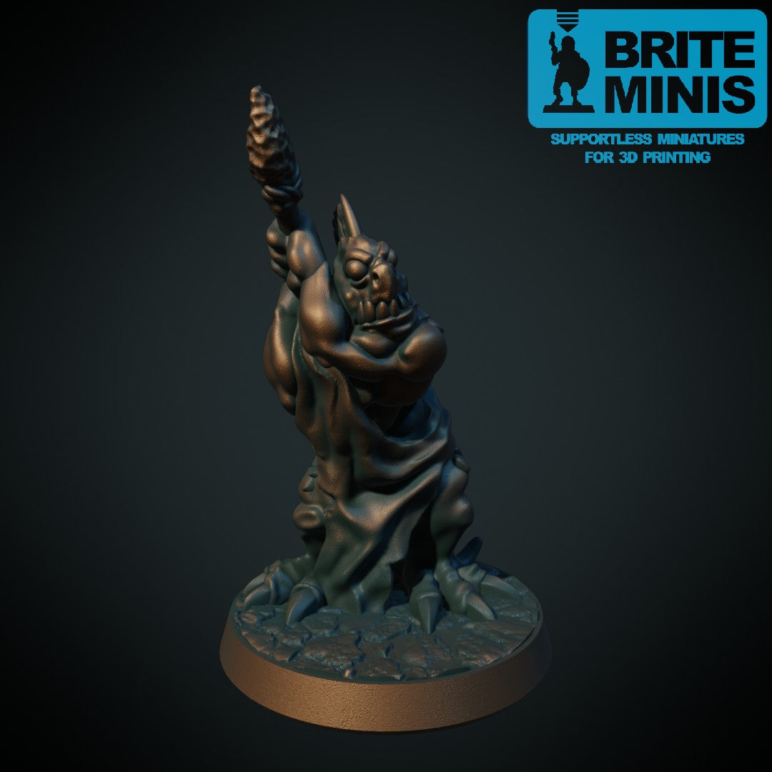 Troglodytt med spyd, 3D-printet D&D-miniatyr fra Spillsmia.