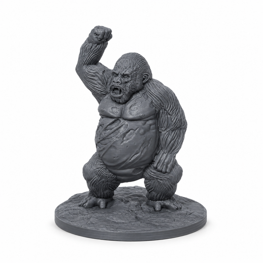 3D-printet Undead Gorilla I med massiv kropp, udødt preg og truende positur i grå PLA til D&D og tabletop-rollespill.