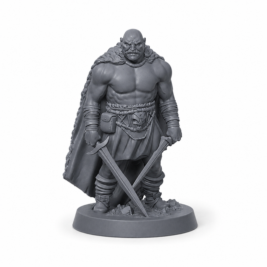 3D-printet Viking III med sverd, kappe og kraftig nordisk krigerpositur i grå PLA til D&D og tabletop-rollespill.