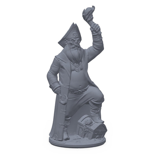 3D-printet piratkaptein-miniatyr i grå PLA – kaptein med trekantet hatt og støvel på skattekiste, til D&D.